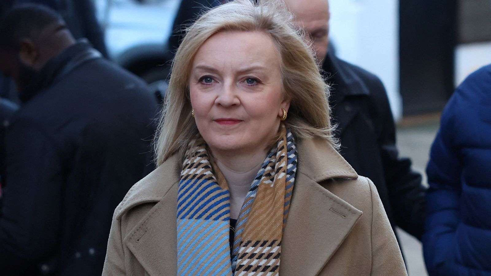 Liz Truss Praises Mini Budget Plan Exposes Infestation Woes at Number 10 in New Memoir